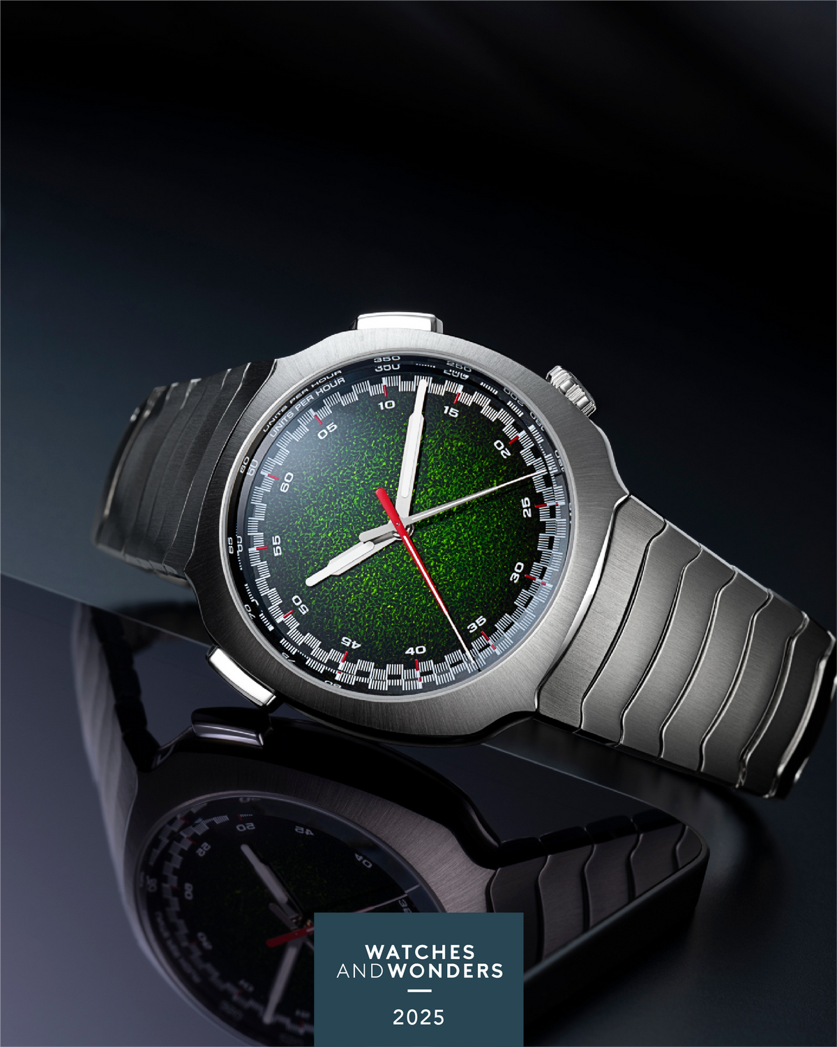 H. Moser & Cie Streamliner Flyback Chronograph Automatic – Matrix Green Fumé