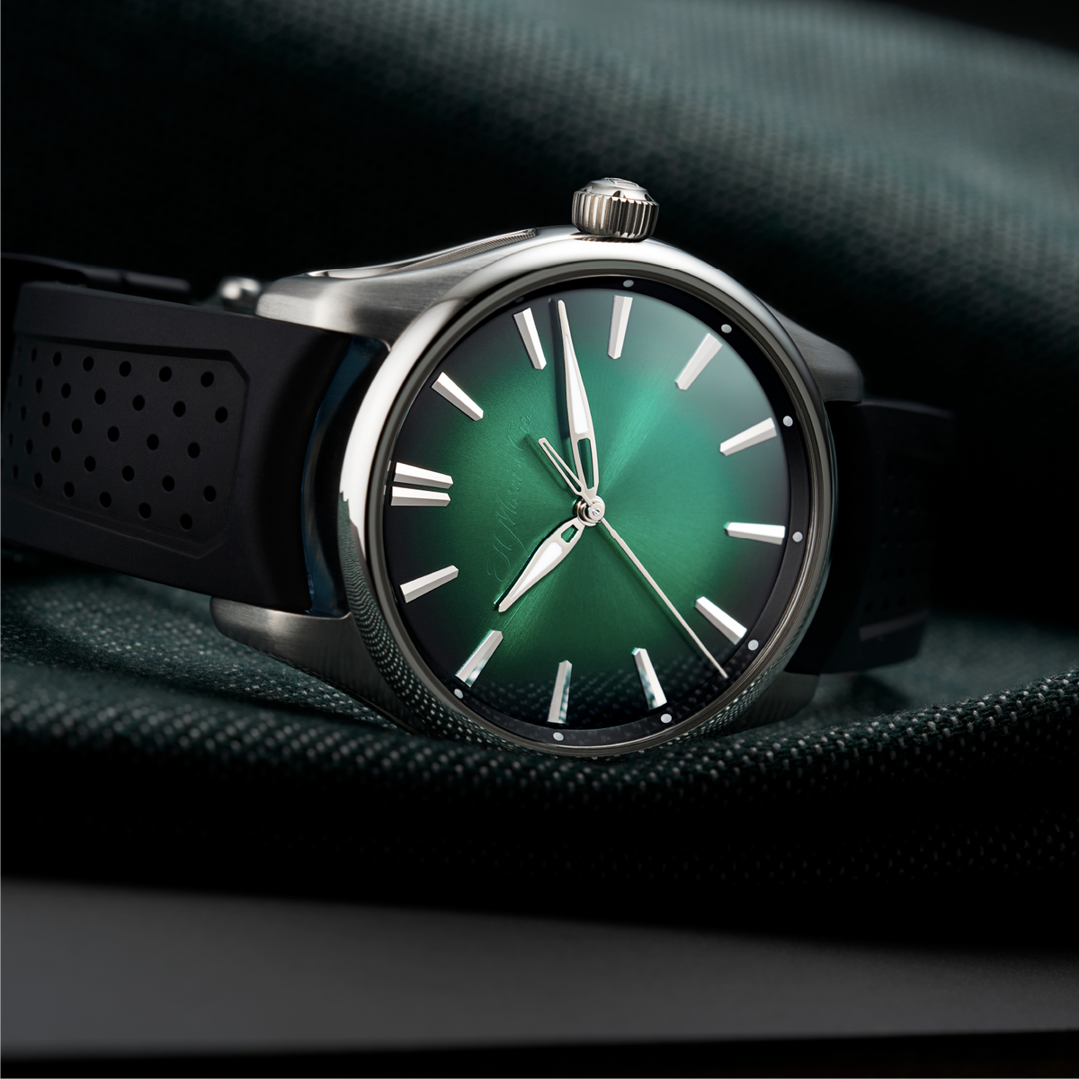 H. Moser & Cie Pioneer Centre Seconds - Cosmic Green