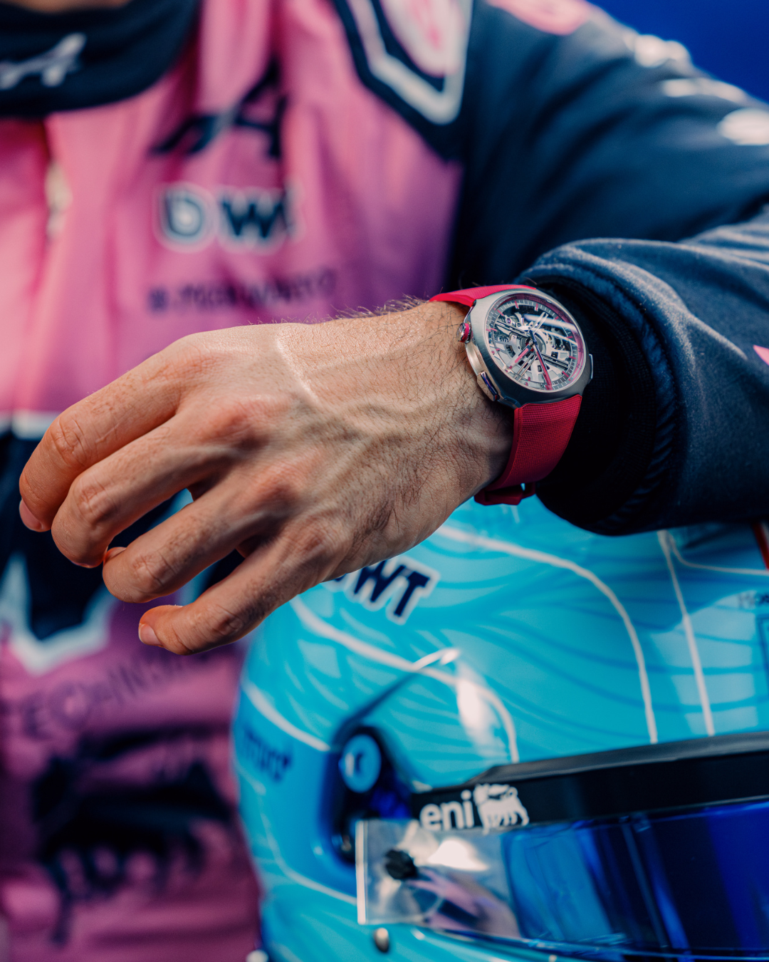 H. Moser & Cie Streamliner Alpine Drivers and Mechanics Pink Edition