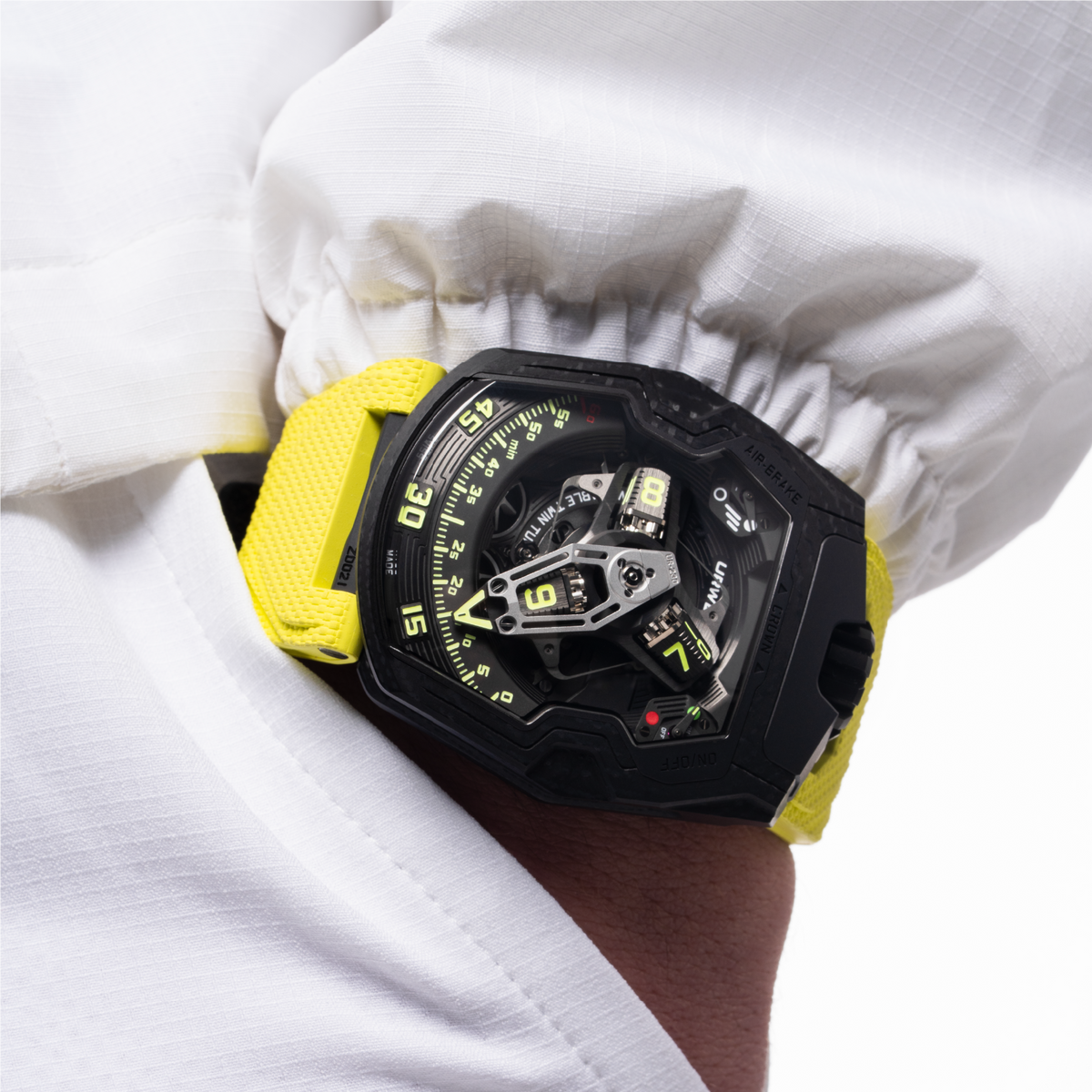 URWERK UR-230 “Black Star”