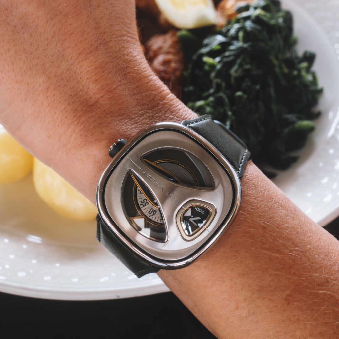 SEVENFRIDAY SF-ME1/02