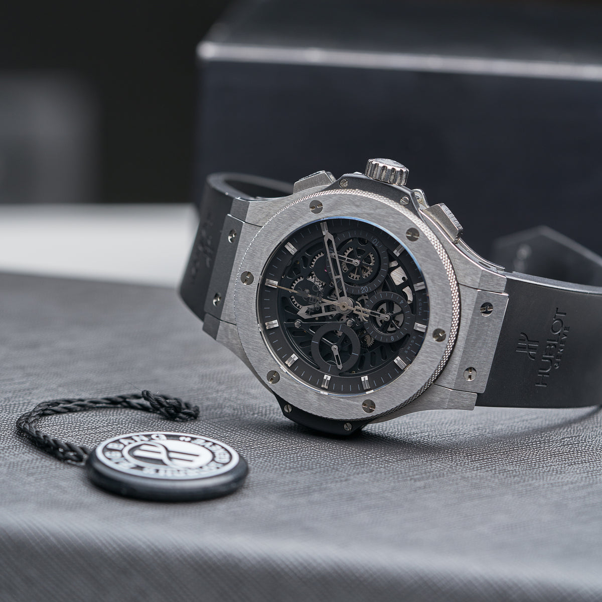 HUBLOT AERO BANG 310.KX.1140.RX LIMITED EDITION ANGLE