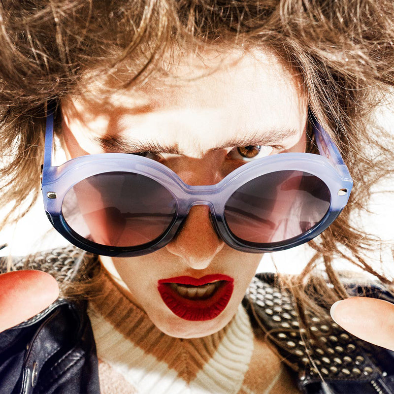 INZ1/02 ZOOM IN- BLUE SUNGLASSES MODEL