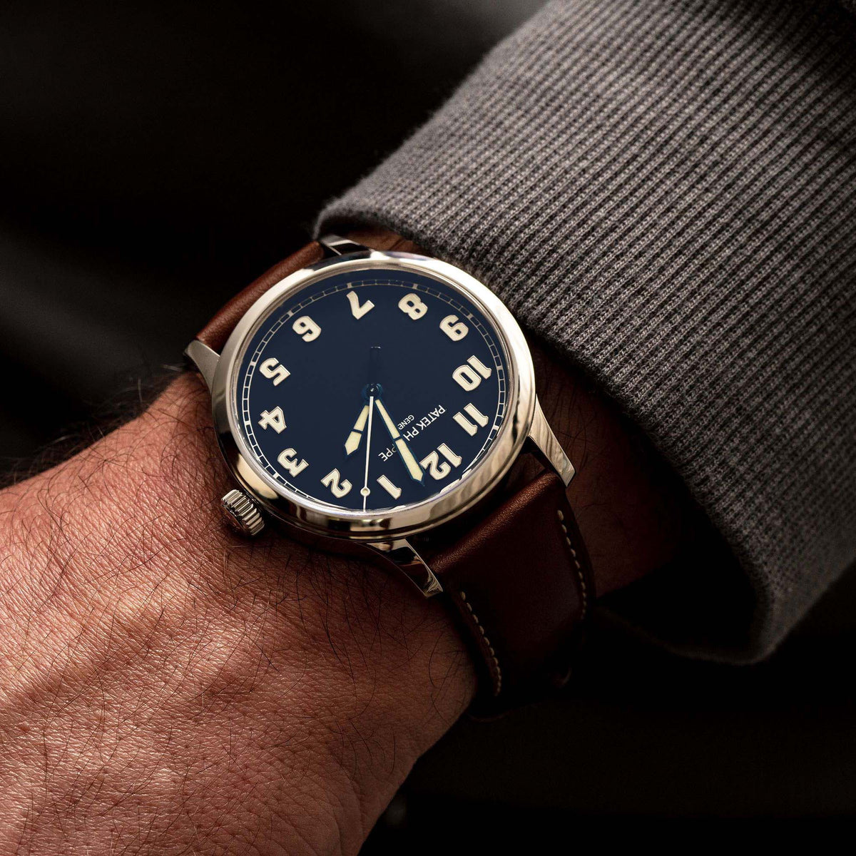 PATEK PHILIPPE 5522A CALATRAVA PILOT  WRIST SHOT
